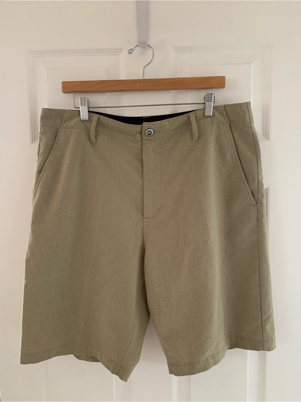 Volcom Men's Khaki surf & turf walking Shorts